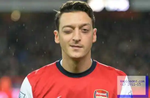 Arsenal’s Mesut Ozil is the best no. 10 in the world, says Hector Bellerin